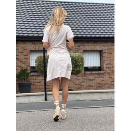 Robe nouée beige tendance mode courte cintrée zara mango sézane