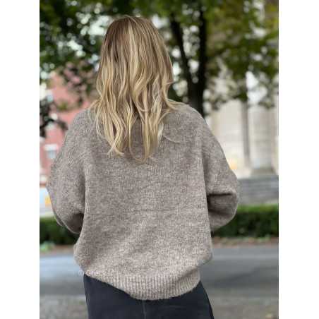 Pull doudou taupe loose automne 2023 mode tendance blogueuse zara mango hiver confort doux