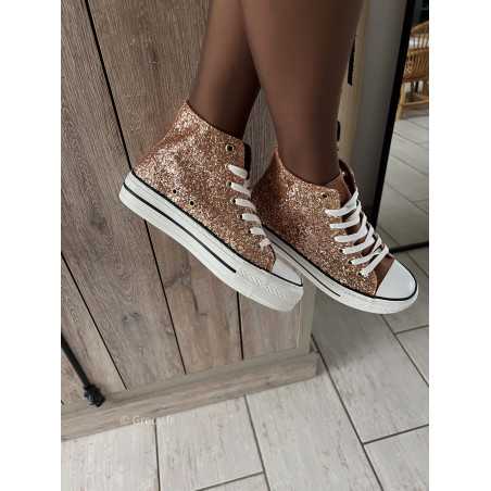 baskets converse paillettes strass doré gold or lacets plateforme noël fêtes automne hiver 2023 mode outfit sézane zara mango