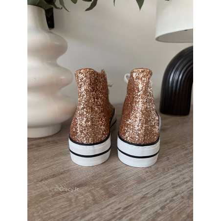 baskets converse paillettes strass doré gold or lacets plateforme noël fêtes automne hiver 2023 mode outfit sézane zara mango