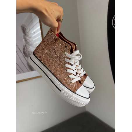 baskets converse paillettes strass doré gold or lacets plateforme noël fêtes automne hiver 2023 mode outfit sézane zara mango