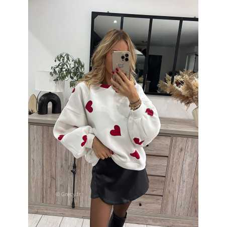 sweat oversize blanc coeurs rouge confort cosy grecy mode tendance automne hiver 2023 outfit ootd blogueuse