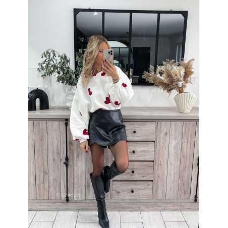 sweat oversize blanc coeurs rouge confort cosy grecy mode tendance automne hiver 2023 outfit ootd blogueuse