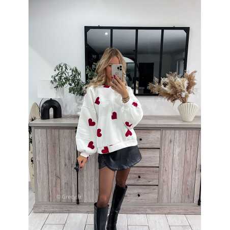 sweat oversize blanc coeurs rouge confort cosy grecy mode tendance automne hiver 2023 outfit ootd blogueuse