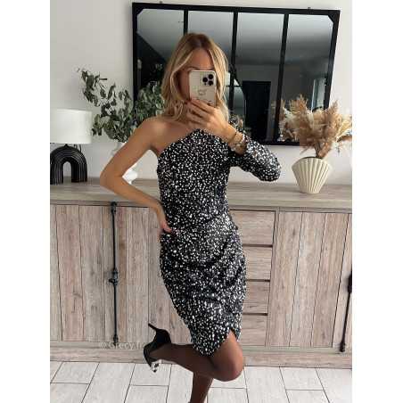 robe courte noire une manche asymétrique grise argent pailleté strass noël nouvel an mode tendance grecy outfit blogueuse