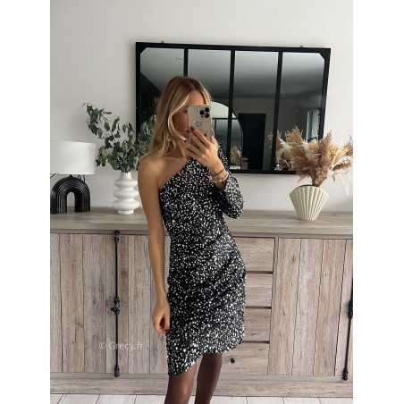 robe courte noire une manche asymétrique grise argent pailleté strass noël nouvel an mode tendance grecy outfit blogueuse