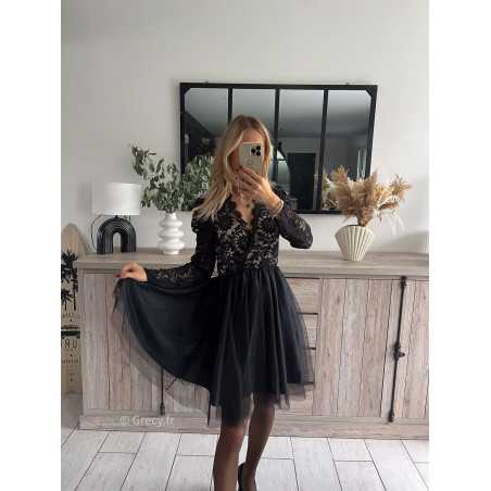 robe noire courte tulle voile soirée mercredi Adams style noël nouvel an mode tendance grecy outfit blogueuse chic