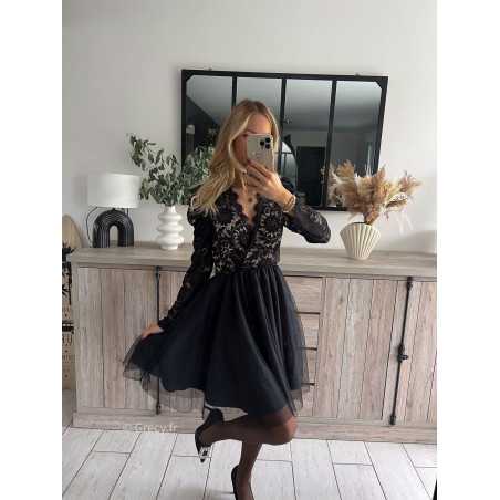 robe noire courte tulle voile soirée mercredi Adams style noël nouvel an mode tendance grecy outfit blogueuse chic