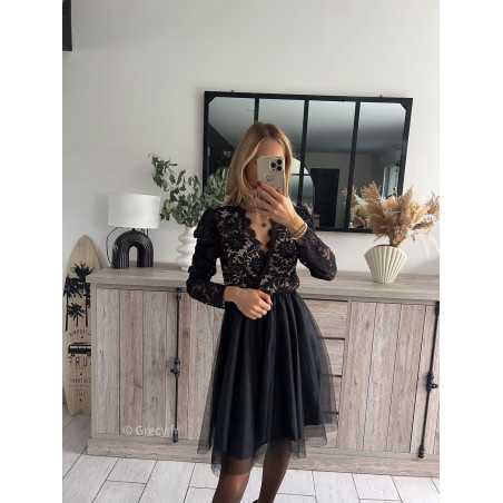 robe noire courte tulle voile soirée mercredi Adams style noël nouvel an mode tendance grecy outfit blogueuse chic