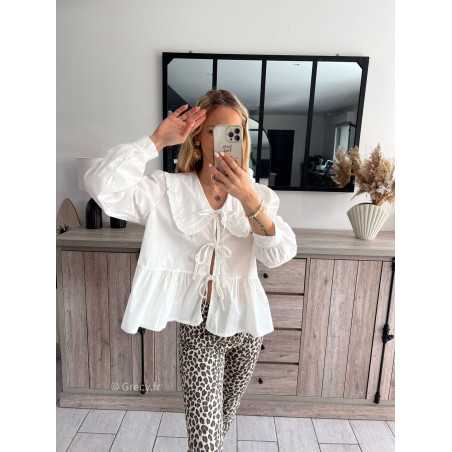 chemise blouse blanche grand col Claudine noeuds nouée devant été printemps 2024 mode grecy tenue ootd outfit look