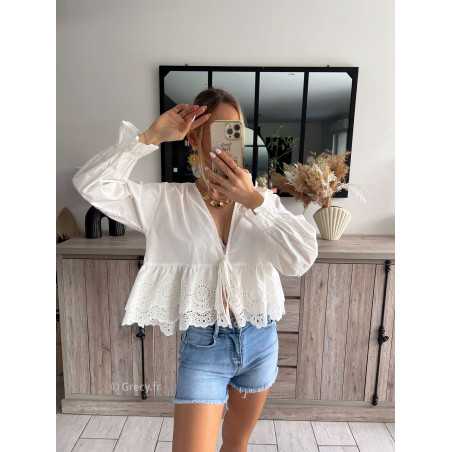 blouse blanche noeud broderie anglaise volants manches longues printemps été 2024 mode look ootd outfit grecy