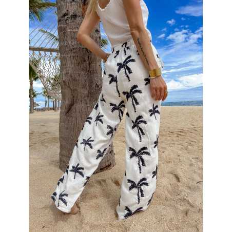 pantalon fluide loin palmiers blanc noir mode ootd look printemps été 2024 plage