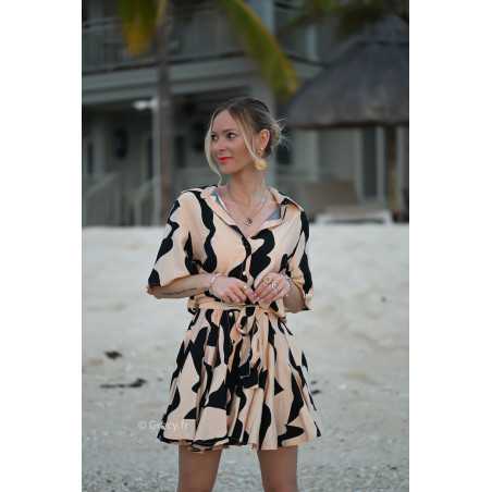 robe chemise beige et noir fluide ceinture courte volante tourne mode ootd look printemps été 2024 plage