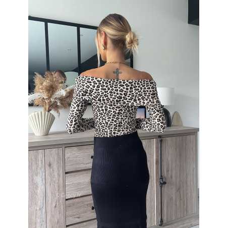 top pull leopard col bardot épaules dénudées printemps été 2024 mode tendance look grecy