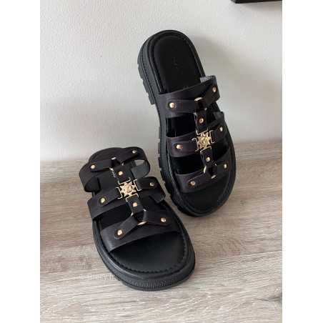 Sandales noires soleil inspiration Celine luxe plateforme compensées été 2024 tendance grecy mode