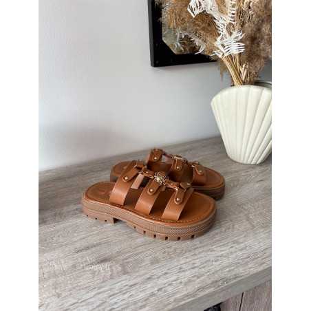 Sandales camel marron soleil inspiration Celine luxe plateforme compensées été 2024 tendance grecy mode