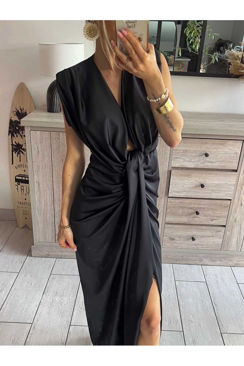 robe longue noire fendue déolleté chic soirée mode tendance look grecy été 2024