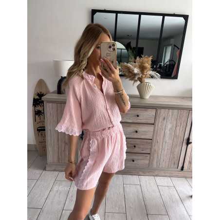 ensemble short chemise gaze de coton rose dentelles grecy printemps été 2024 fluide léger mode look ootd