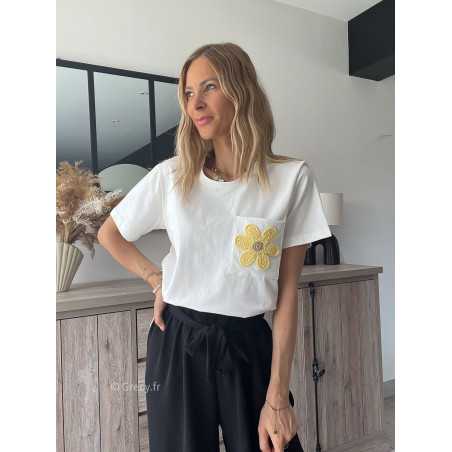 Tshirt fleur jaune brodée broderie grecy mode tendance outfit look