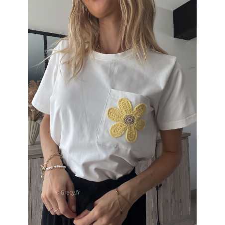 Tshirt fleur jaune brodée broderie grecy mode tendance outfit look