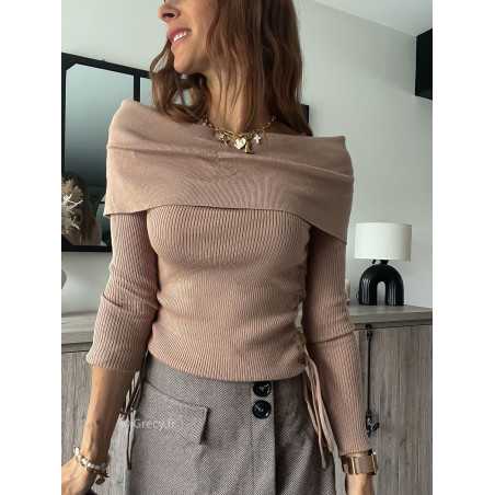 Pull fin taupe col bateau marron épaules dénudées automne 2024 tendance look ootd grecy