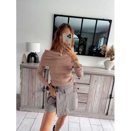 Pull fin taupe col bateau marron épaules dénudées automne 2024 tendance look ootd grecy