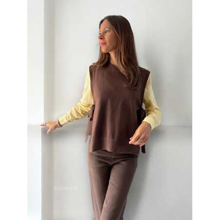 pull sans manches marron chocolat ouvert côté noeud chic tendance automne rentrée 2024 style mode ootd grecy