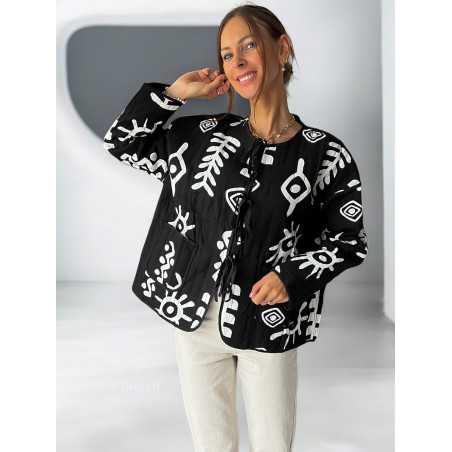 veste matelassée ethnique motifs noire blanc automne hiver 2024 mode tendance grecy