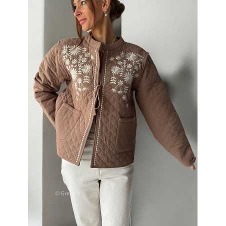 Veste matelassée brodée taupe automne hiver 2024 mode tendance grecy ootd outfit look chic