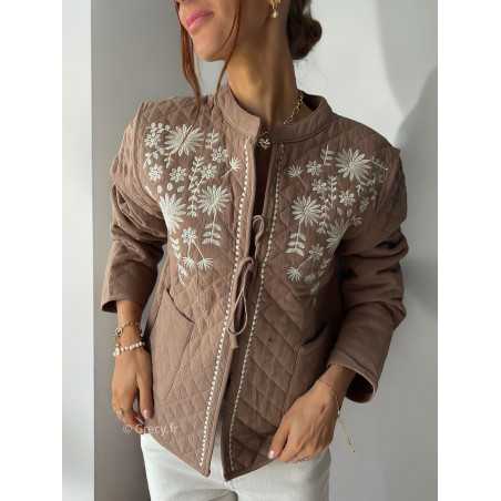 Veste matelassée brodée taupe automne hiver 2024 mode tendance grecy ootd outfit look chic