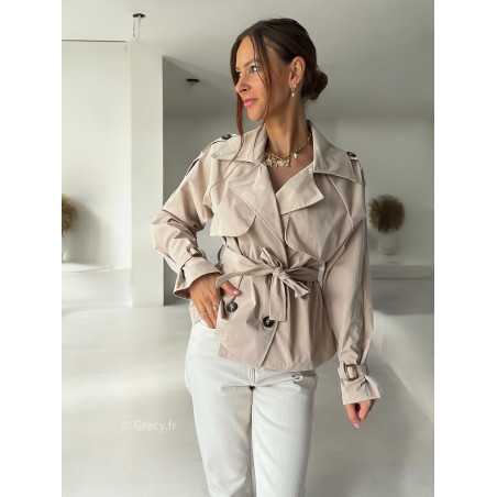 veste trench court beige clair automne hiver 2024 mode tendance grecy ootd outfit look chic