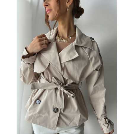 veste trench court beige clair automne hiver 2024 mode tendance grecy ootd outfit look chic