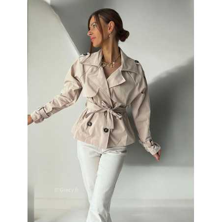 veste trench court beige clair automne hiver 2024 mode tendance grecy ootd outfit look chic