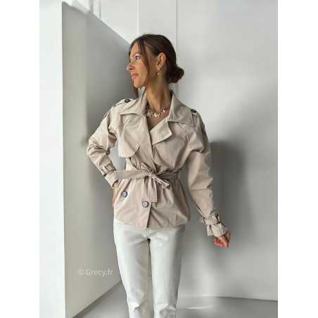 veste trench court beige clair automne hiver 2024 mode tendance grecy ootd outfit look chic