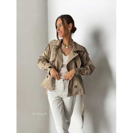 veste trench court beige taupe automne hiver 2024 mode tendance grecy ootd outfit look chic