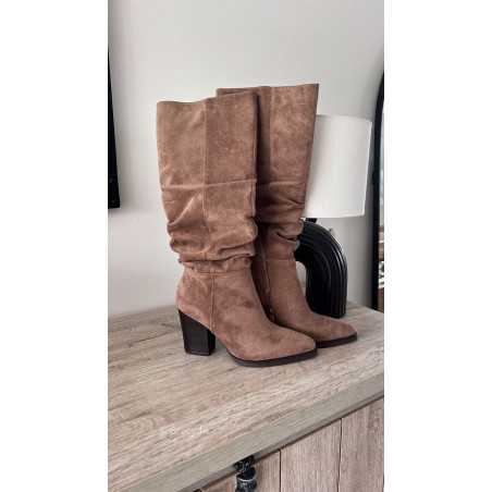 bottes hautes suédine marron taupe automne hiver 2024 mode tendance boots grecy