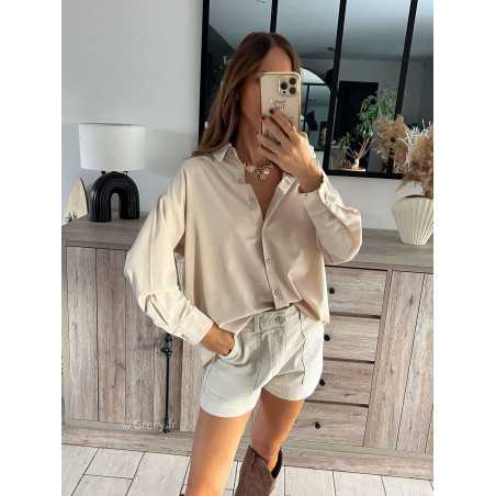 Chemise beige asymétrique satinée claire blanche écru chic grecy mode ootd tenue outfit look automne 2024