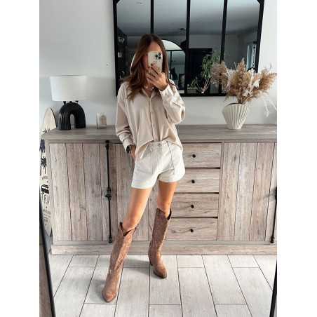 Chemise beige asymétrique satinée claire blanche écru chic grecy mode ootd tenue outfit look automne 2024