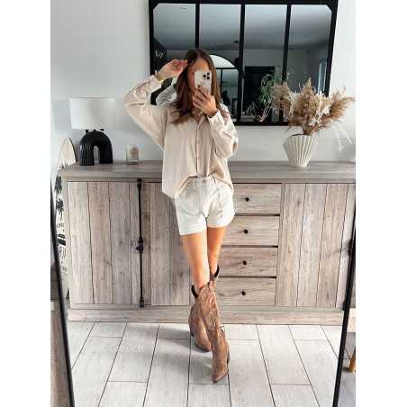 Chemise beige asymétrique satinée claire blanche écru chic grecy mode ootd tenue outfit look automne 2024