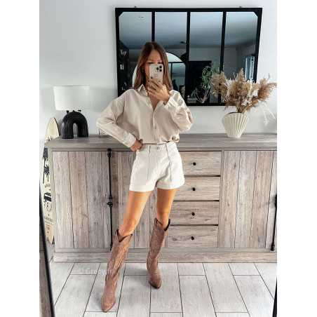 Chemise beige asymétrique satinée claire blanche écru chic grecy mode ootd tenue outfit look automne 2024