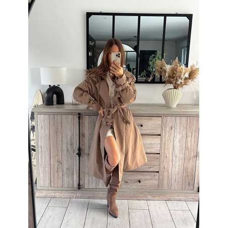 trench long taupe marron capuche ceinturé chic grecy mode ootd tenue outfit look automne 2024