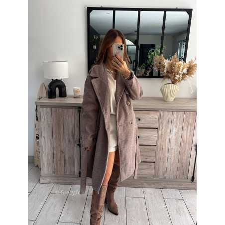 manteau long taupe marron chaud hiver ceinturé chic grecy mode ootd tenue outfit look automne 2024