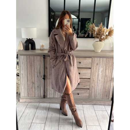 manteau long taupe marron chaud hiver ceinturé chic grecy mode ootd tenue outfit look automne 2024