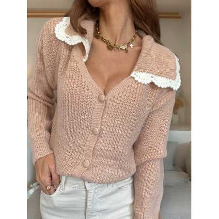 Gilet cardigan beige rosé col broderie mohair mode tendance grecy mode outfit look automne hiver