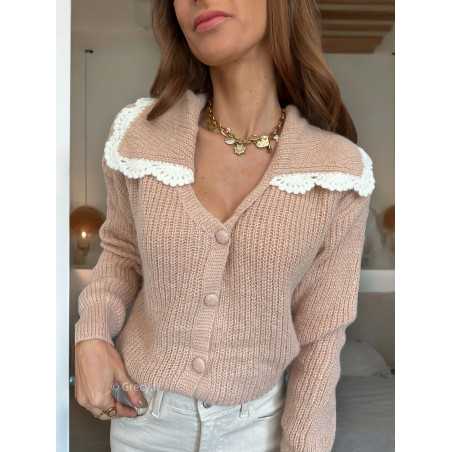 Gilet cardigan beige rosé col broderie mohair mode tendance grecy mode outfit look automne hiver