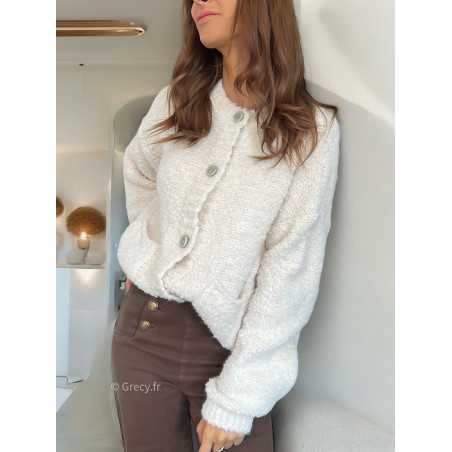 Cardigan bouclettes laine blanc boutonné mode tendance grecy mode outfit look automne hiver