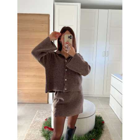 Ensemble maille taupe marron jupe et gilet laine mode tendance look grecy hiver