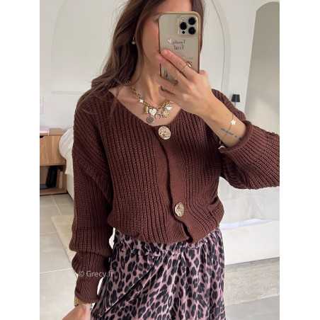 Gilet marron boutons dorés or tendance mode grecy look automne hiver 2024