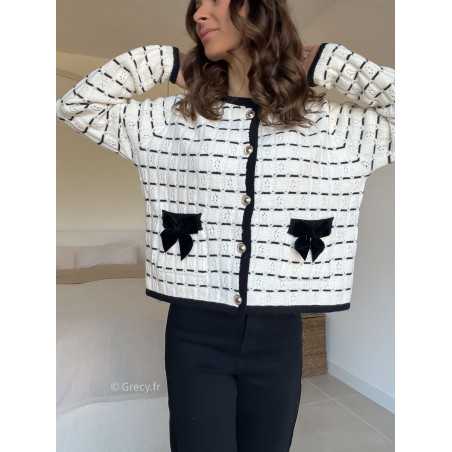 Cardigan noeuds poches blanc noir grecy look tendance 2025