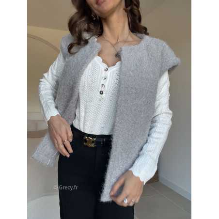 Gilet sans manches fausse fourrure gris clair grecy look tendance 2025